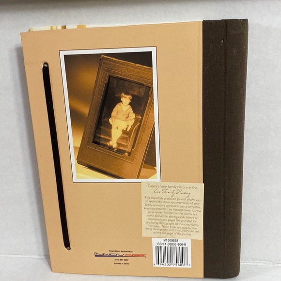 Our Family History: Record Book, Photograph Album & Family Tree - Picture 2 of 4